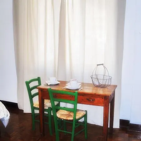 Bed & Breakfast Out Of Time Rome